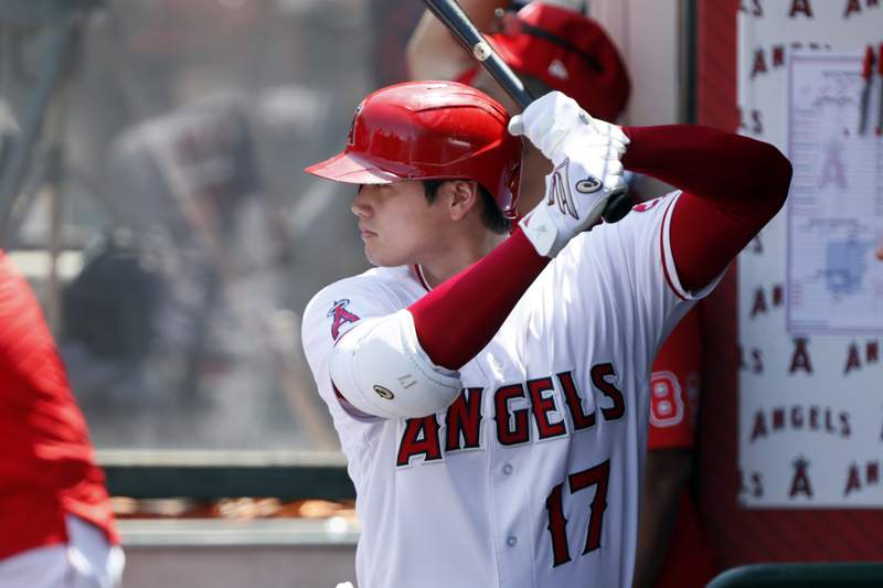 LEADING OFF: MLB home run leader Ohtani on mound at Oakland