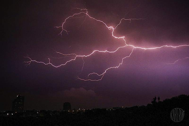 Look: KSAT Insiders capture lightning strikes around San Antonio area