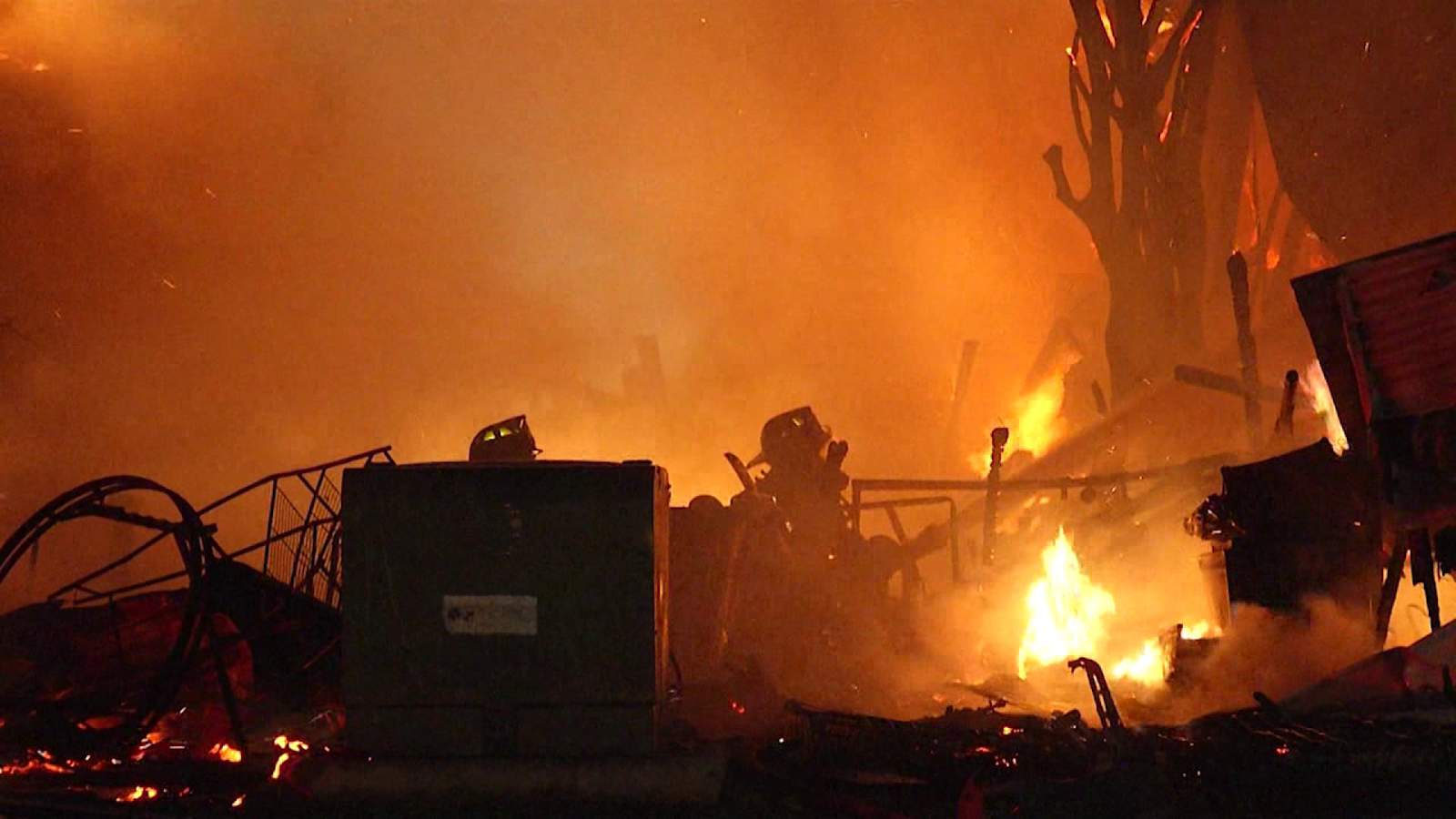 Fire destroys 2 mobile homes in NE Bexar County