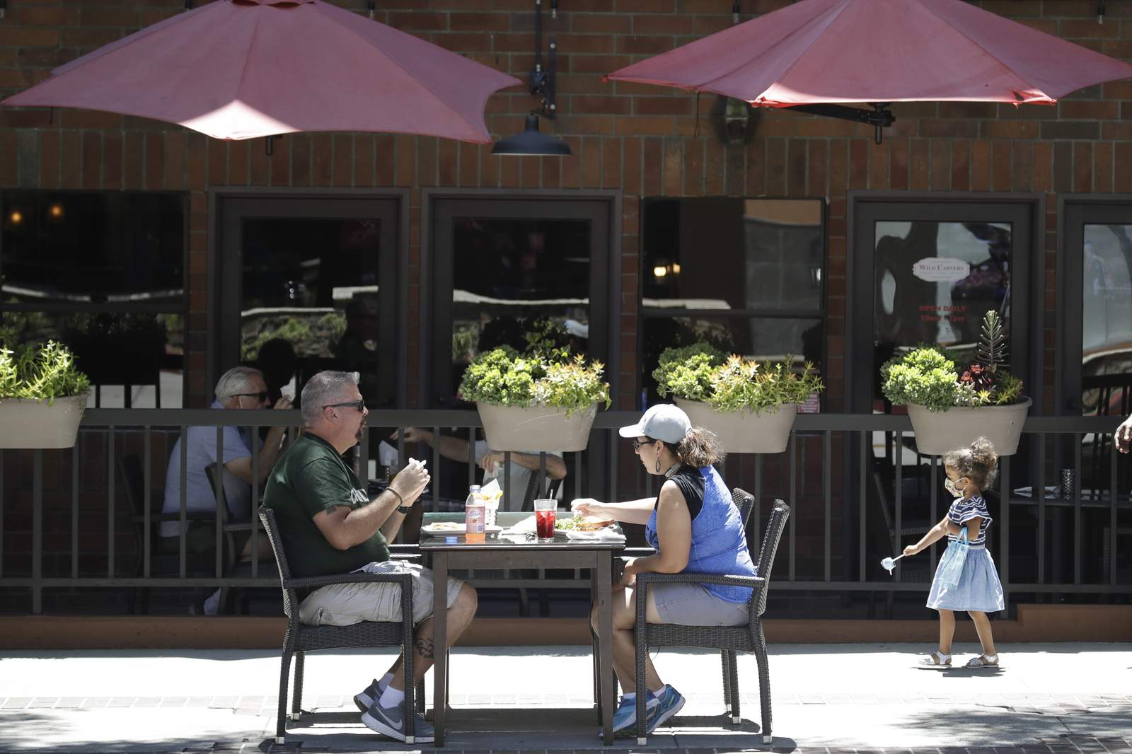 Fed up: California restaurants seek booze, health fee refund