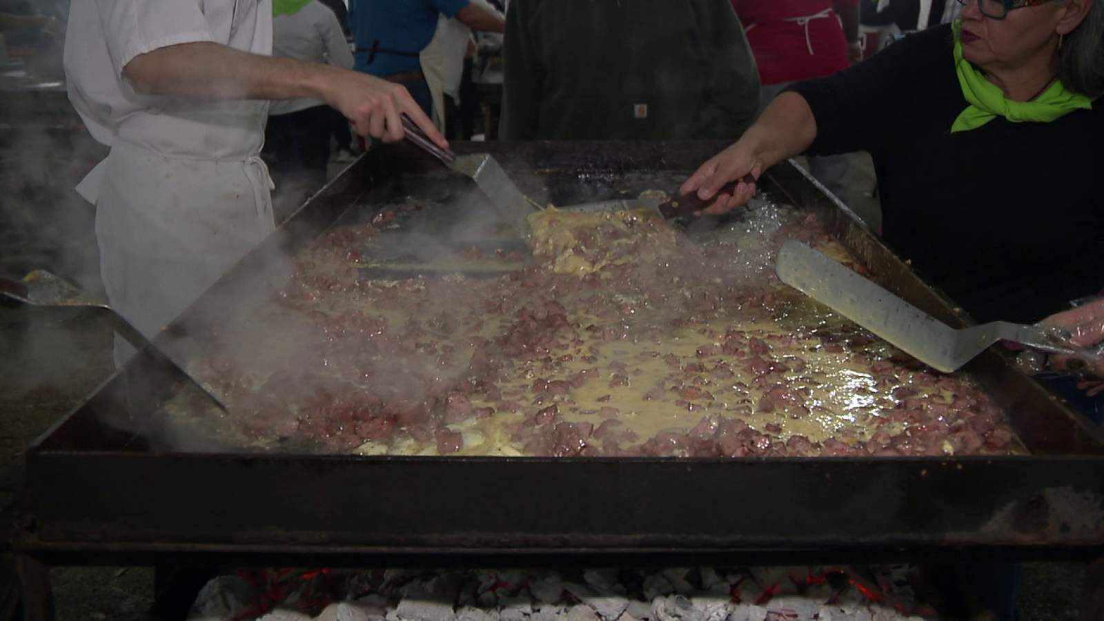 Thousands wake up early for free tacos at Cowboy Breakfast