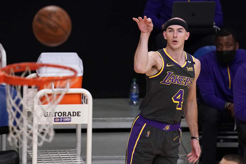 Lakers guard Alex Caruso arrested by Texas A&M police on marijuana charges at airport, reports say
